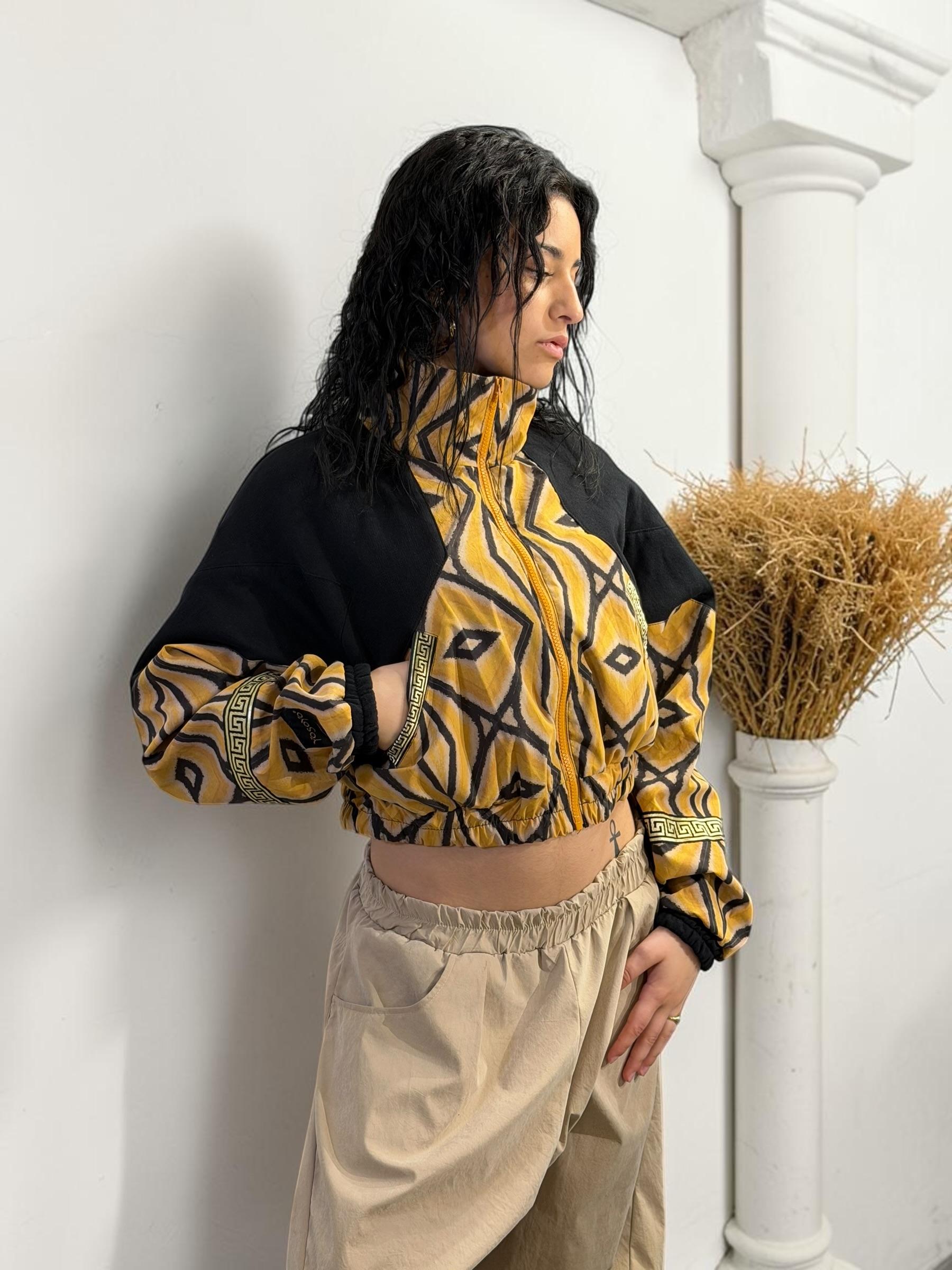 chaqueta-bad-bat-cropped-solar-pulse-black-warm-1