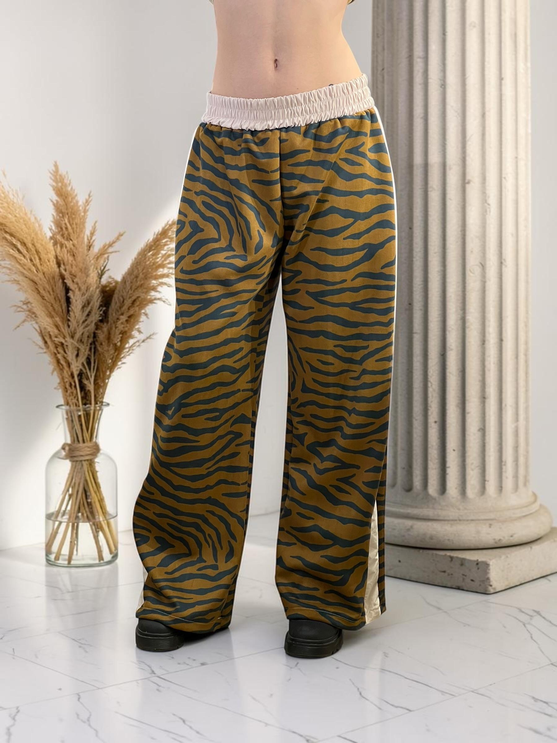 flow-pants-middle-zebra-gold-2