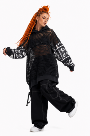 black-ethnic-mesh_camiseta-unisex-manga-larga-oversize_1