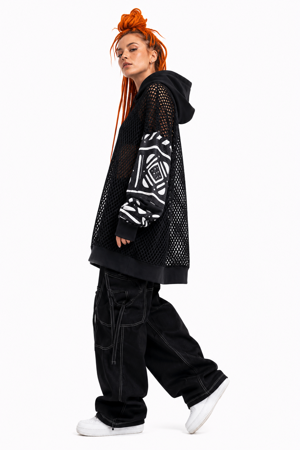 black-ethnic-mesh_camiseta-unisex-manga-larga-oversize_3