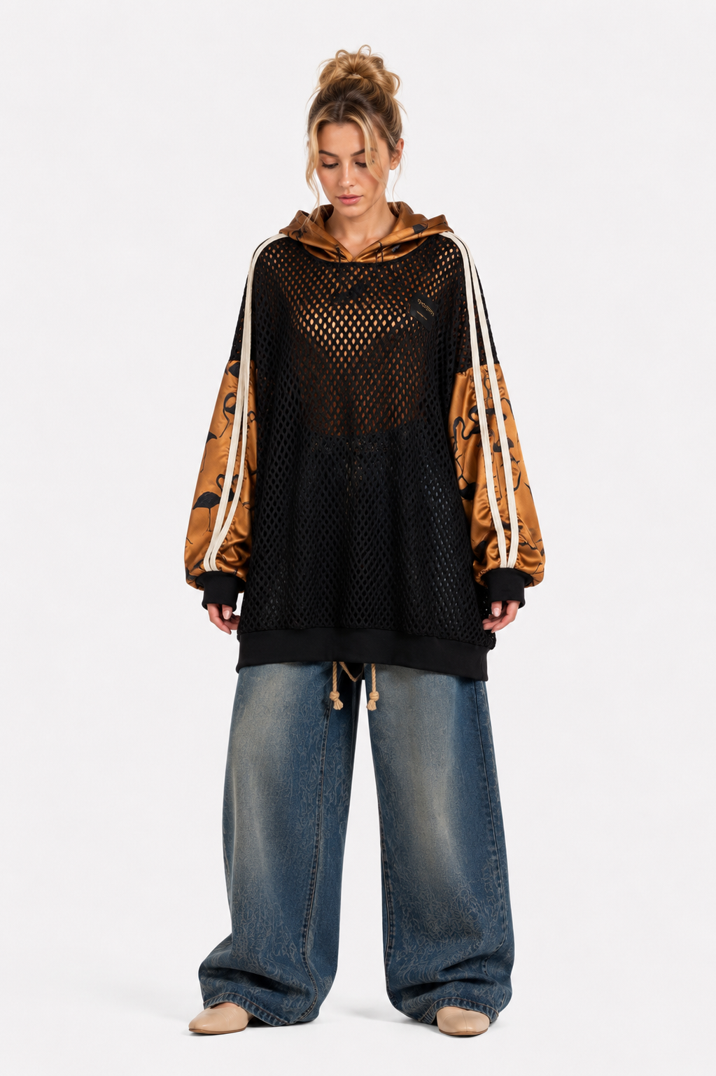 black-flamingo-mesh_camiseta-unisex-oversize-manga-larga_1