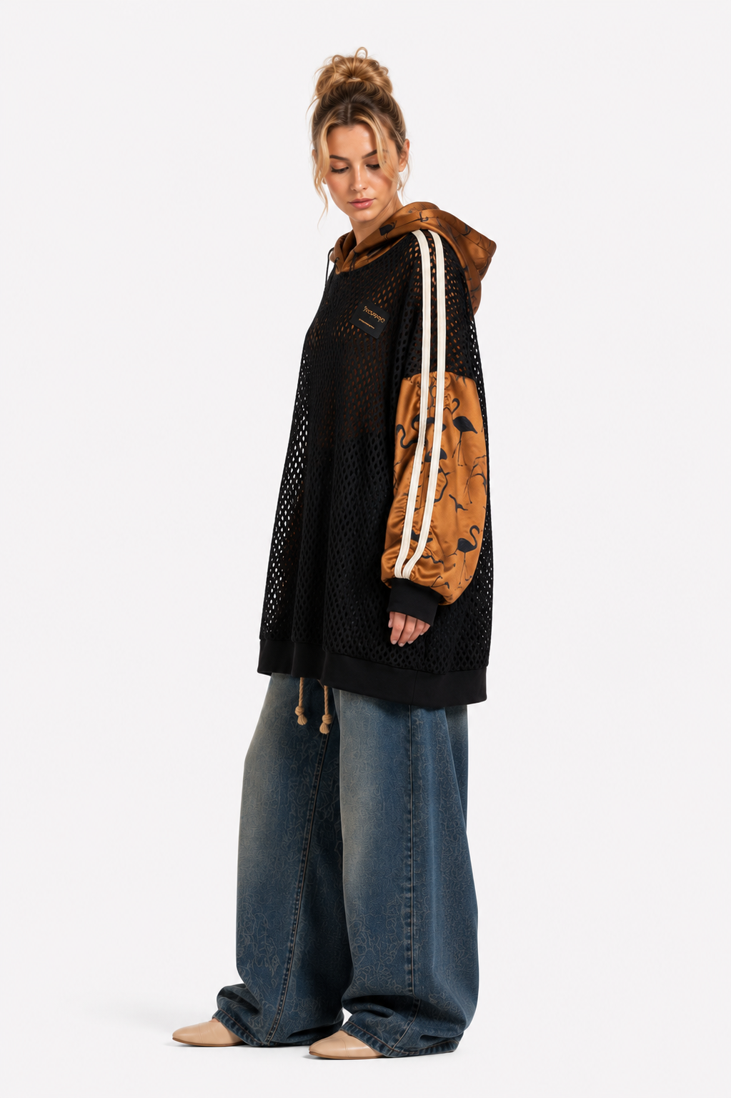 black-flamingo-mesh_camiseta-unisex-oversize-manga-larga_2