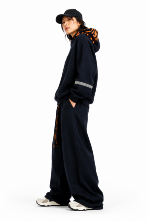 black-moltone-orange-ethnic_sudadera-unisex-oversize_2