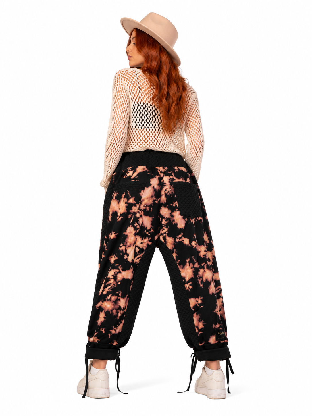brown-tie-dye-black_pantalon-unisex_2