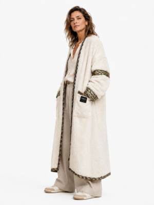 capa-elfica-cloud_capas-kimonos-y-kaftanes_2