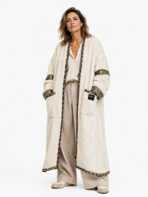 capa-elfica-cloud_capas-kimonos-y-kaftanes_3