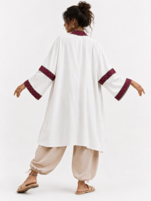 capa-elfica-white_capas-kimonos-y-kaftanes_2