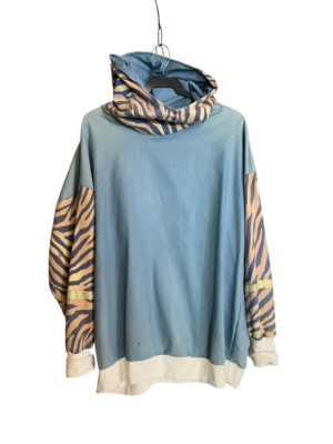 light-blue-zebra_sudadera-unisex-oversize_4