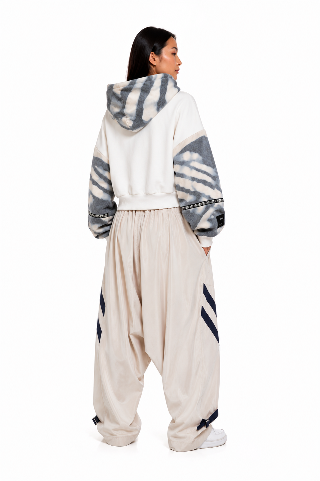 white-blue-die-tye_sudadera-unisex-oversize_3